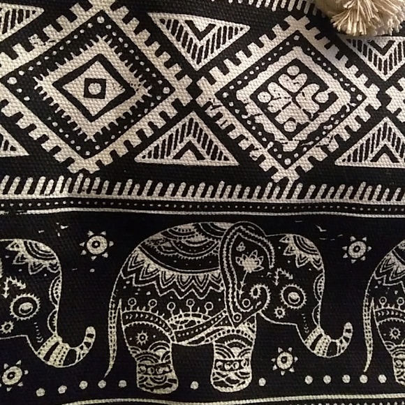 ONLY 2 LEFTBoho Elephant Print Bag - Picture 2 of 7